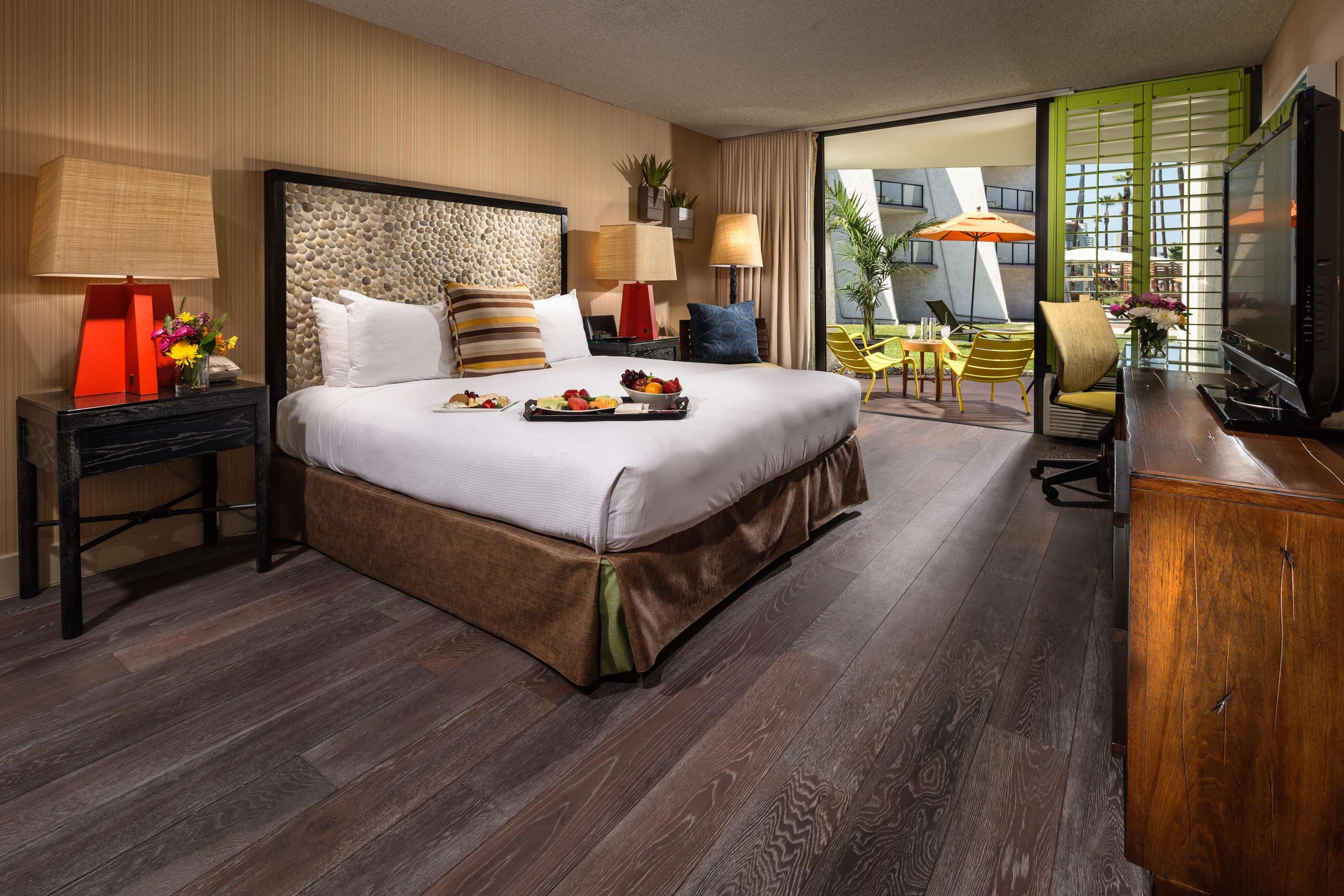 Hotel Maya Long Beach Exterior photo